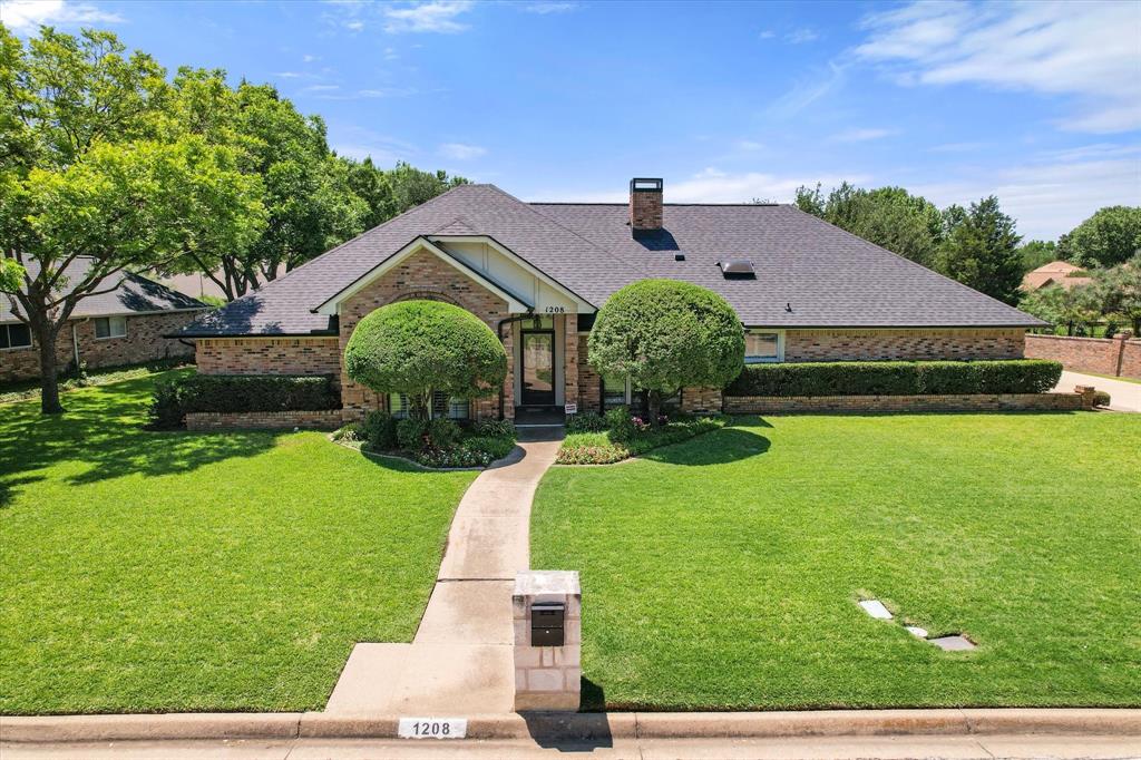 1208 Fairfax Drive