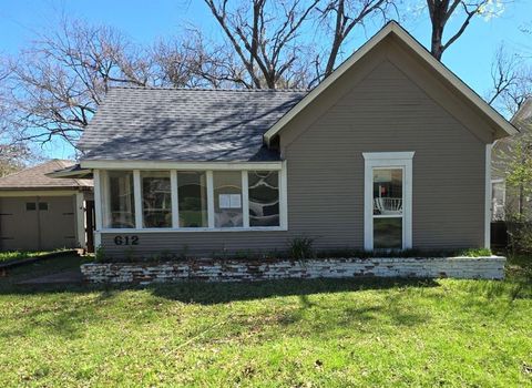 Photo of 612 N Adelaide Street, Terrell, TX 75160 (MLS # 21213838)
