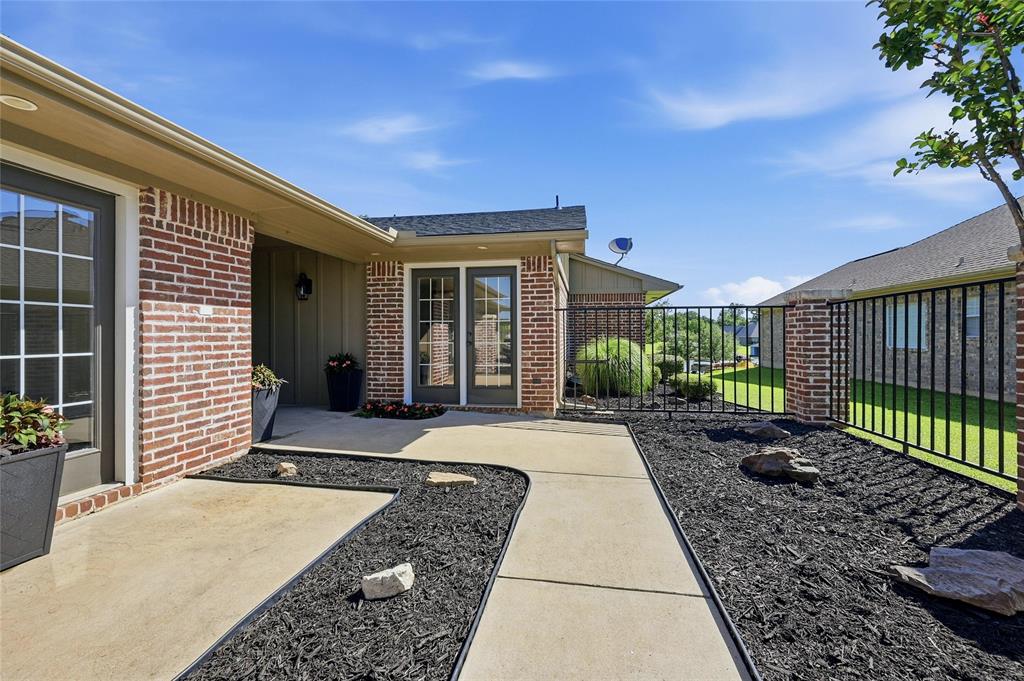 533 Kiowa Drive W