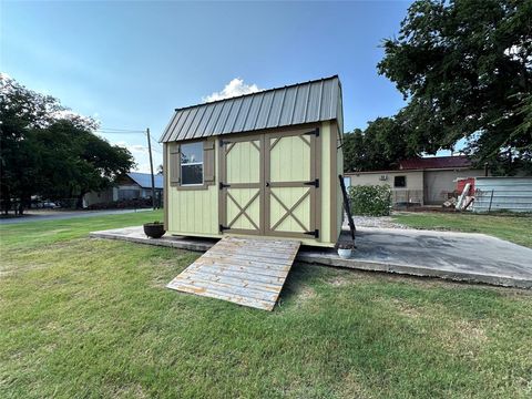 A home in Comanche