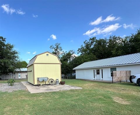 A home in Comanche