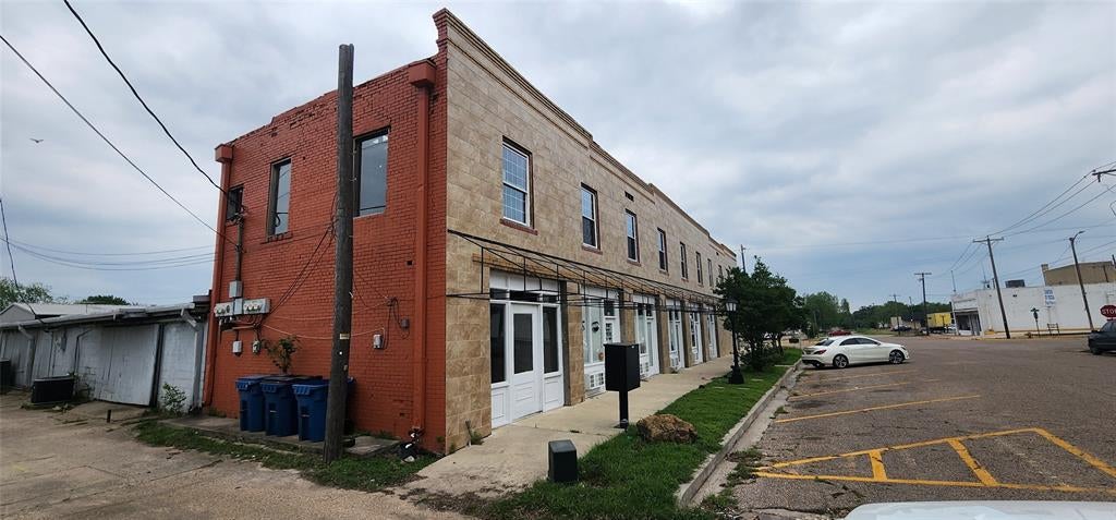 401 E Commerce Street