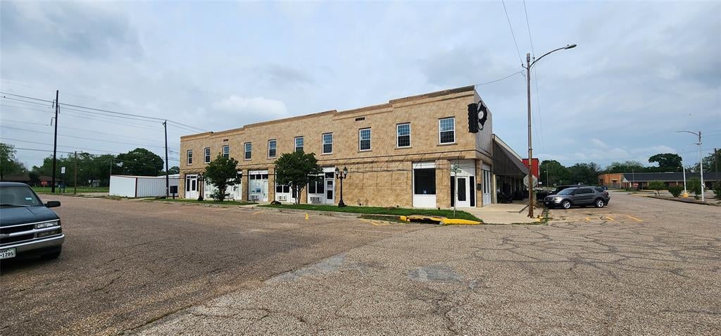 401 E Commerce Street