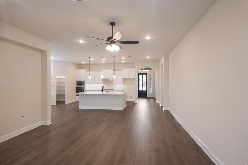 3806 Belleview