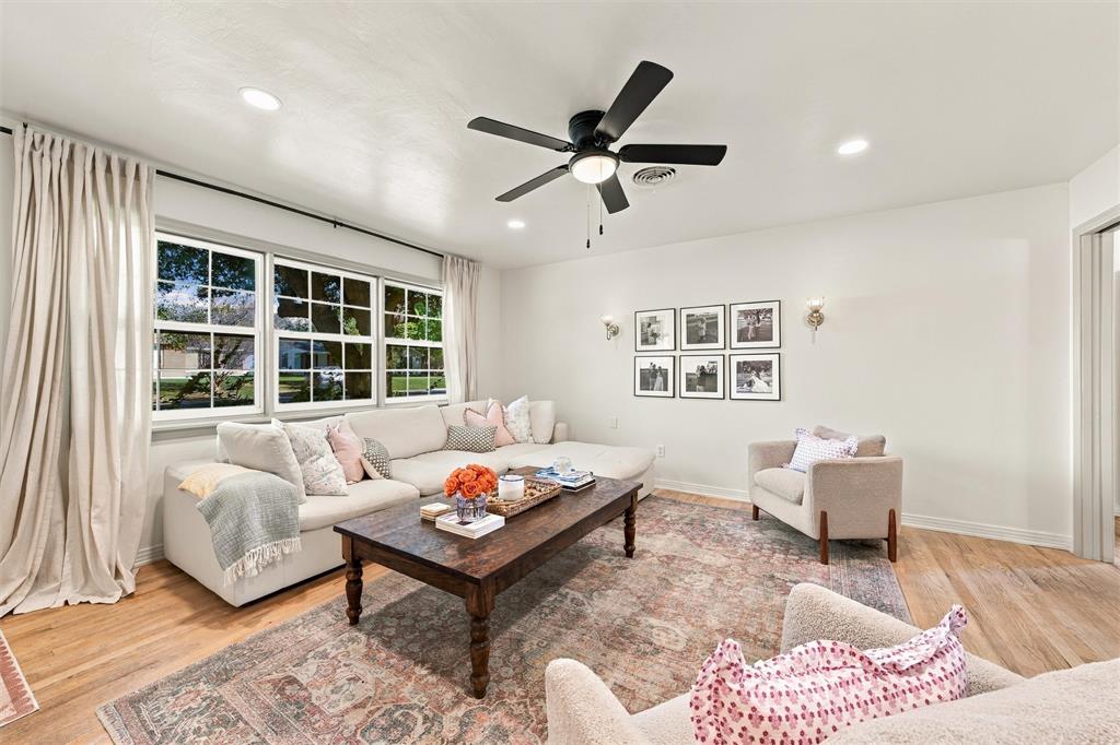 3821 Cobbs Drive
