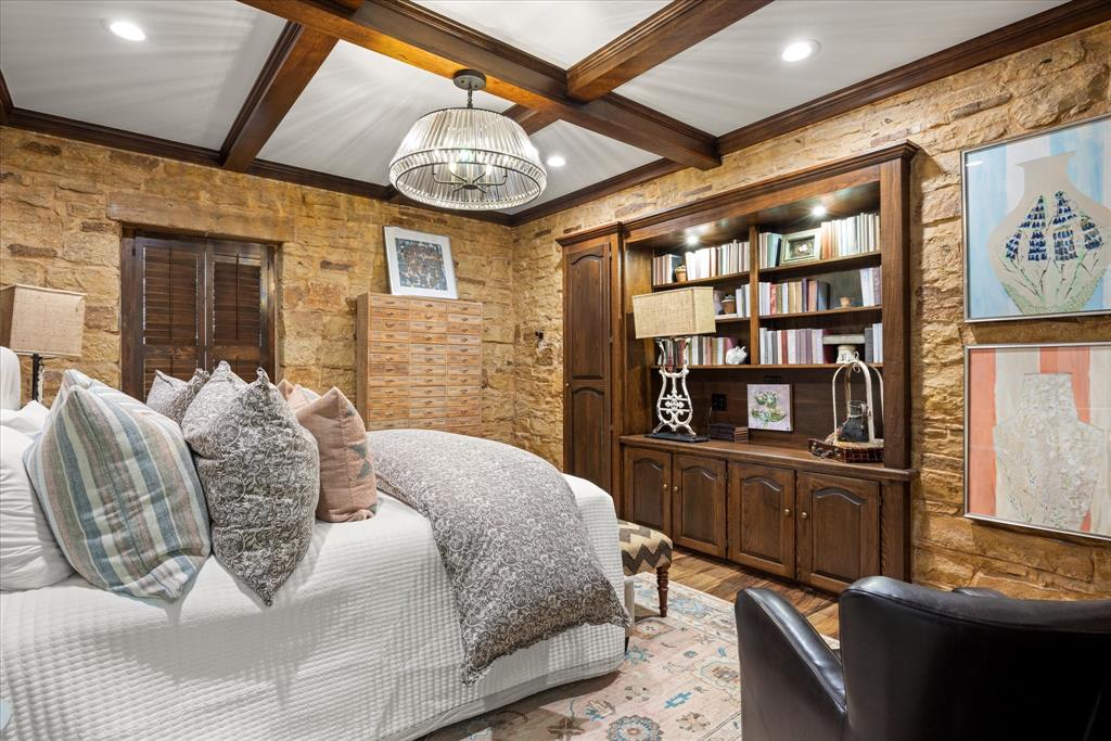 Original Town - Commercial Sale