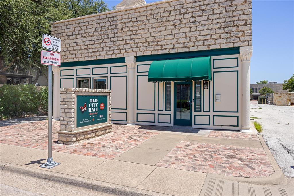 Original Town - Commercial Sale