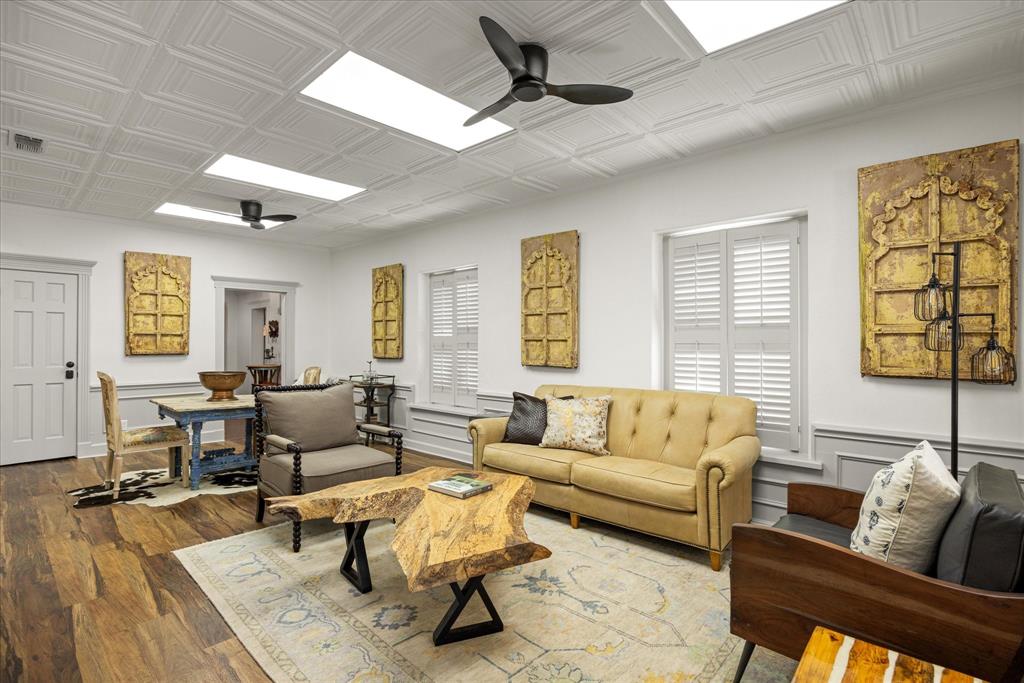 Original Town - Commercial Sale