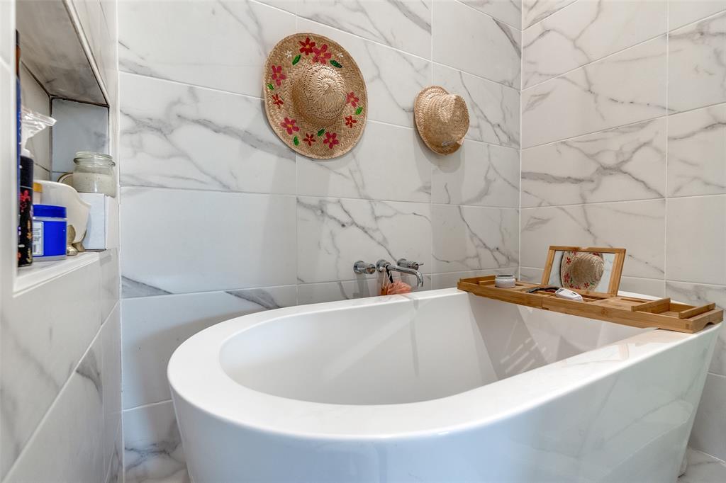 Throckmorton Twnhm Add - Residential