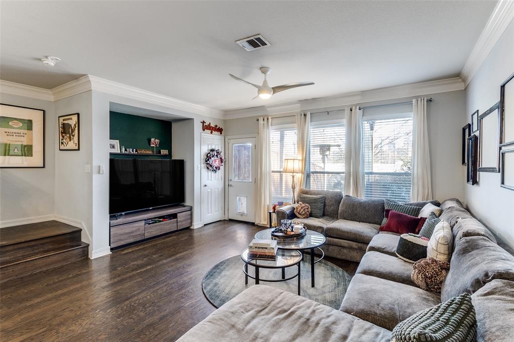 2328 Throckmorton Street