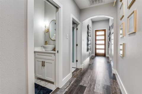 Tiny photo for 216 Melrose Lane, Lancaster, TX 75146 (MLS # 21099582)