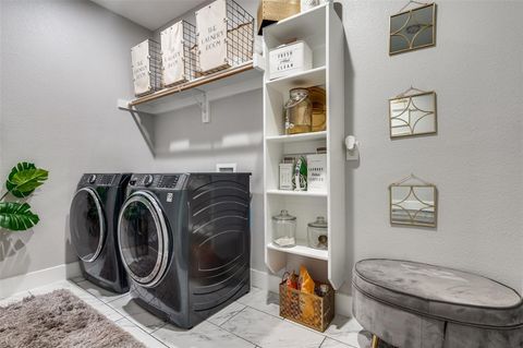 Tiny photo for 216 Melrose Lane, Lancaster, TX 75146 (MLS # 21099582)