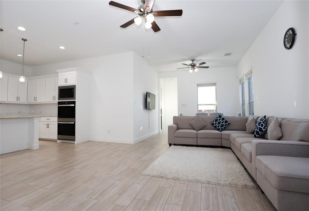 Manors At Woodbridge - Residential