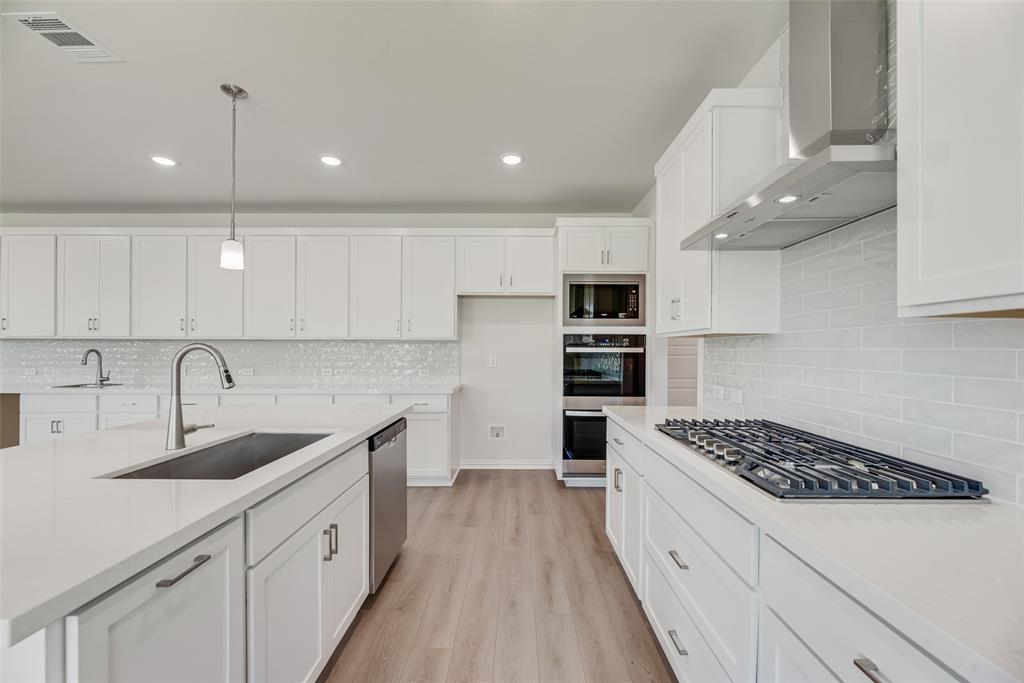 Valencia On The Lake - Residential