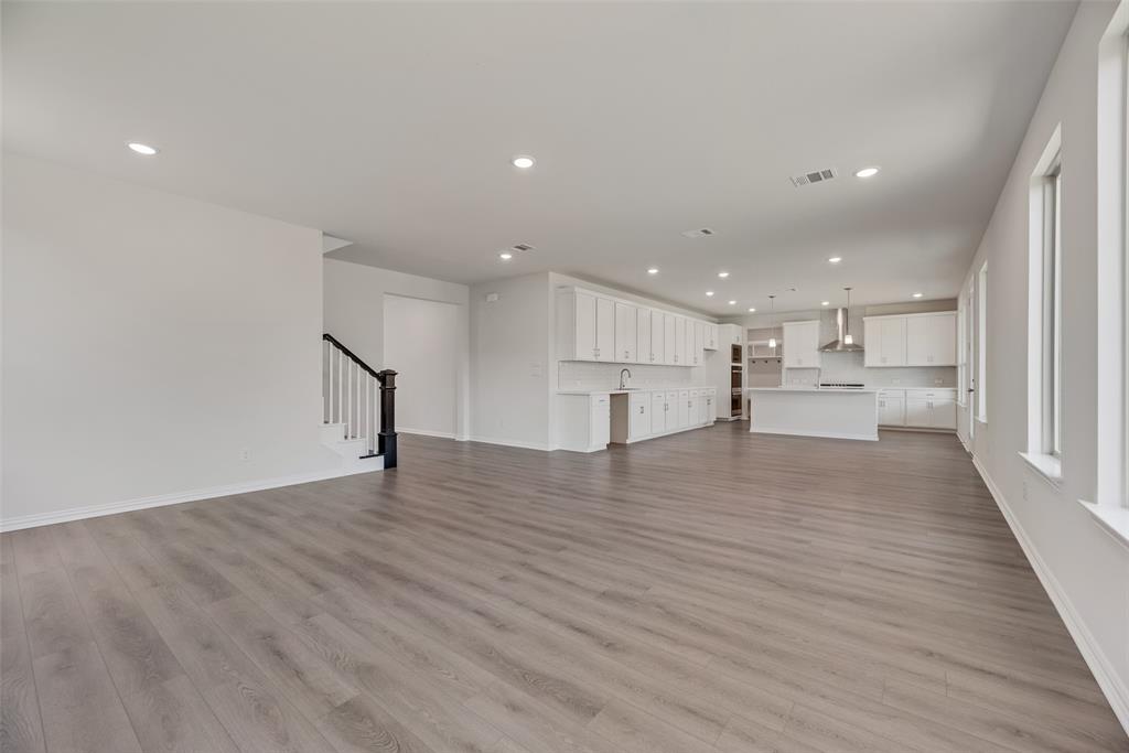 Valencia On The Lake - Residential