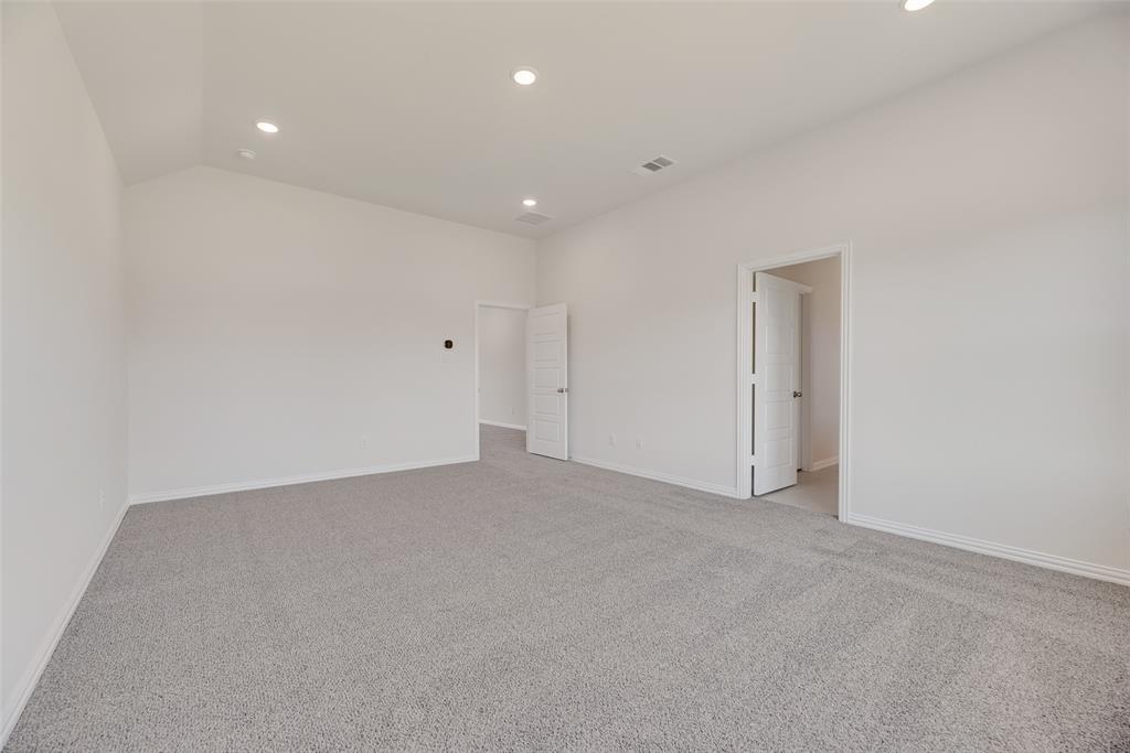 Valencia On The Lake - Residential