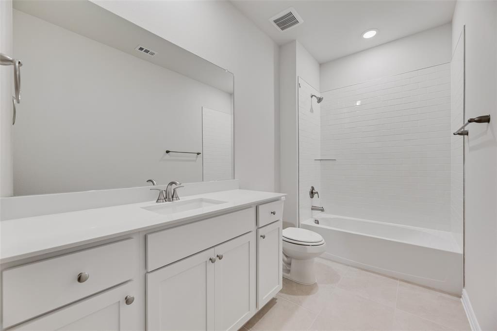 Valencia On The Lake - Residential