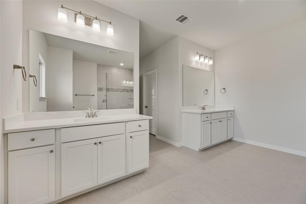 Valencia On The Lake - Residential