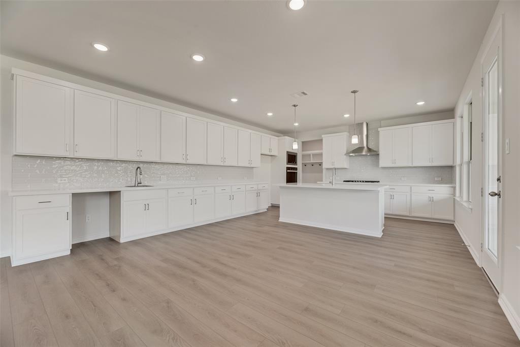 Valencia On The Lake - Residential