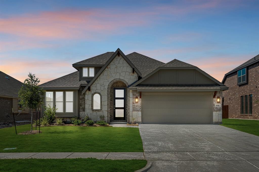1016 Pineview Lane