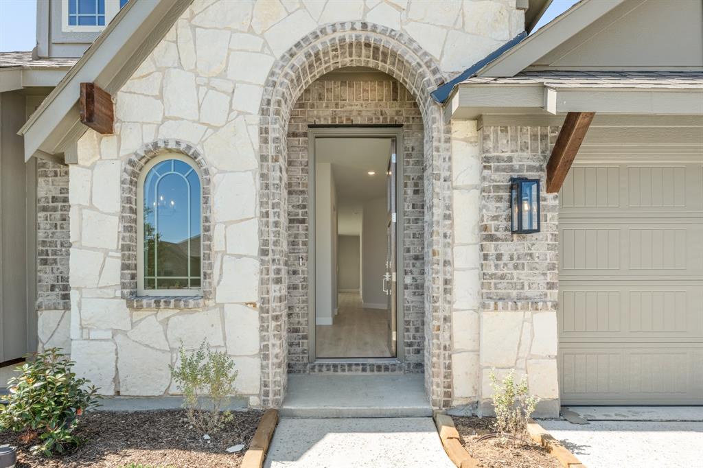 1016 Pineview Lane