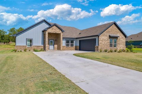 1013 Don Eve Court Azle TX 76020