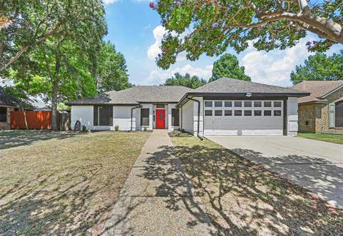 Photo of 2530 Seven Hills Drive, Grand Prairie, TX 75052 (MLS # 21364901)