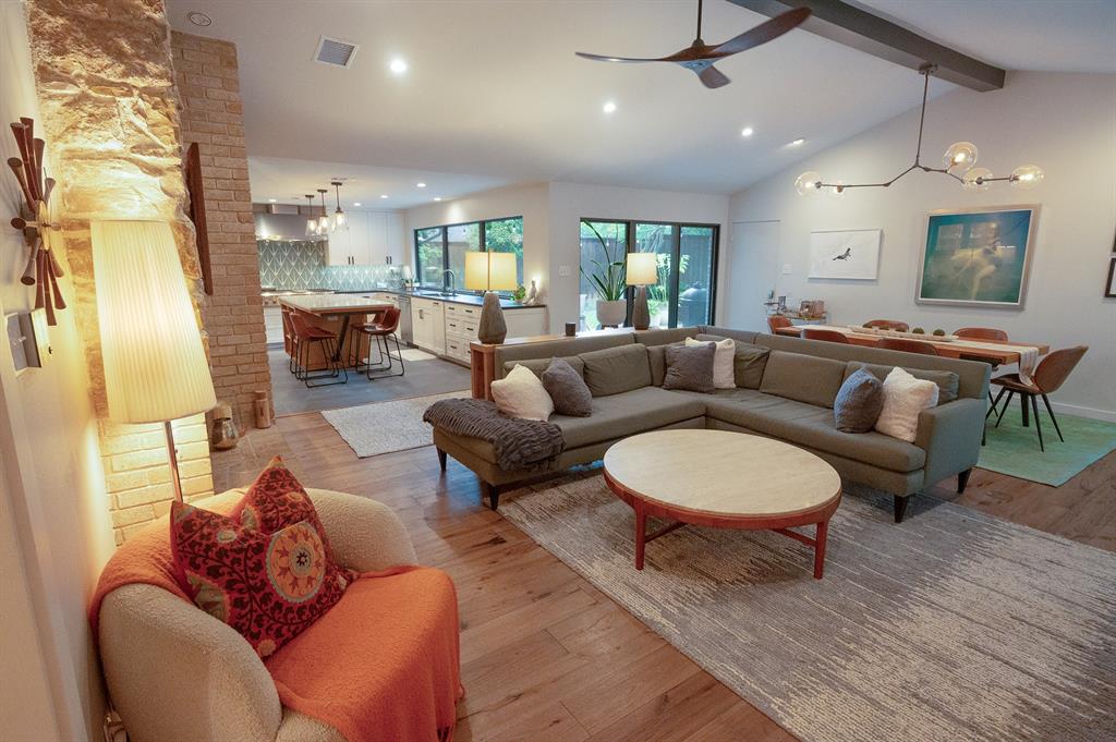 11406 Hillcrest Road