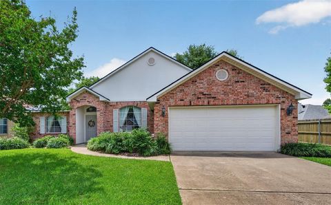 Photo of 405 Hancock Drive, Bossier City, LA 71112 (MLS # 21307824)