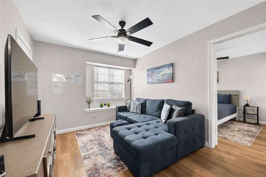 Experience modern living in this fully remodeled condo just minutes from all the action! Every detail has been thoughtfully updated, and the stylish furniture less than a year old, making this a truly turnkey opportunity.
Currently operating as a high performing Airbnb, this property brings in great revenue and is ready to continue as a short-term rental or become your private urban retreat. You’ll love the sleek open layout, modern finishes, and unbeatable location less than 10 minutes from stadiums, restaurants, and top entertainment spots.
Whether you’re an investor looking for immediate income or someone searching for a move-in-ready home near the city’s best attractions, this condo is the perfect mix of comfort, convenience, and opportunity.
Move right in or start hosting this one’s ready to go!