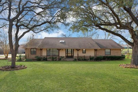 405 Shadowwood Trail Ovilla TX 75154