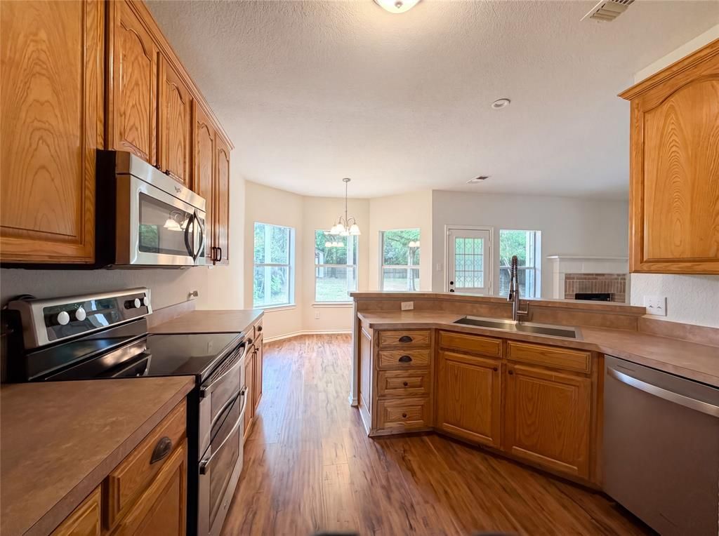 Photo of 6218 Kingswood Drive, Arlington, TX 76001 (MLS # 21268419)