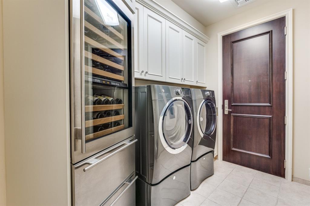 Tower & Regency Row Residences - Residential