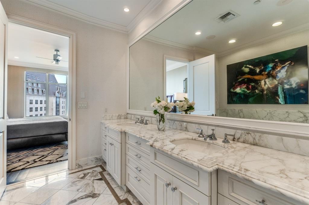 Tower & Regency Row Residences - Residential