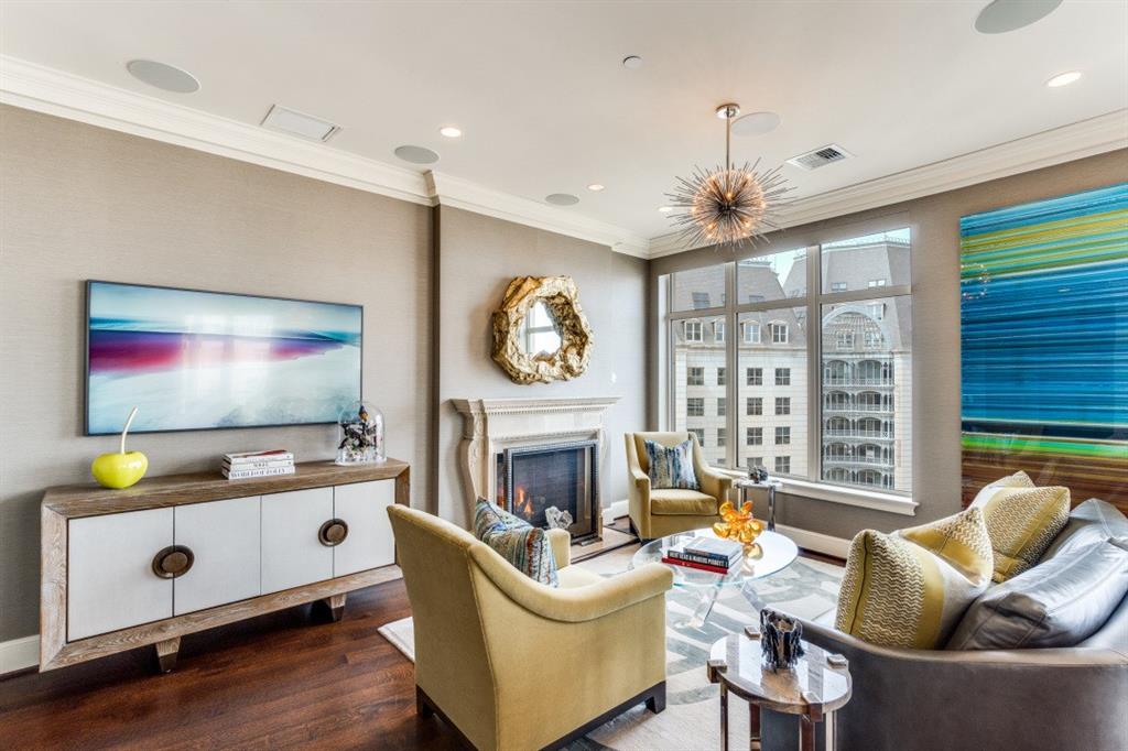 Tower & Regency Row Residences - Residential