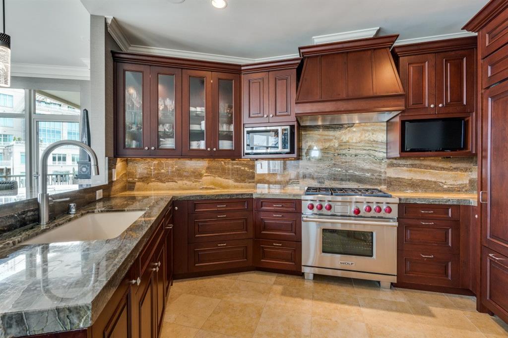 Tower & Regency Row Residences - Residential