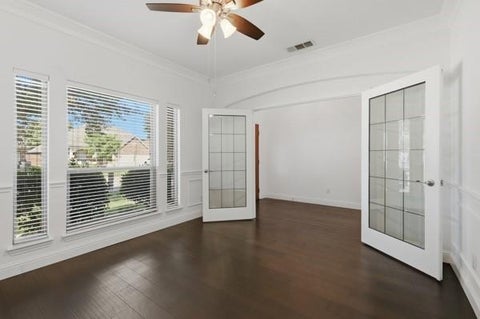 Tiny photo for 6974 Shoreview Dr, Grand Prairie, TX 75054 (MLS # 21340404)