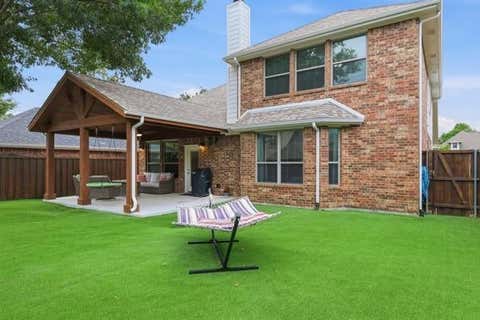Photo of 6974 Shoreview Dr, Grand Prairie, TX 75054 (MLS # 21340404)