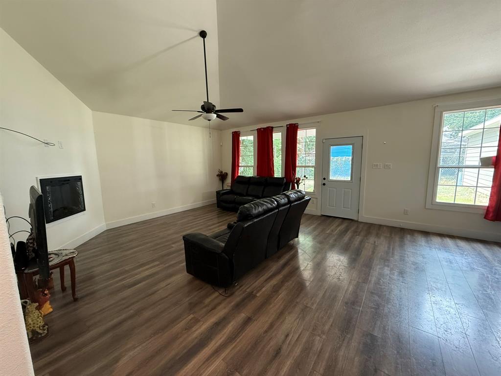 1622 E Leuda Street