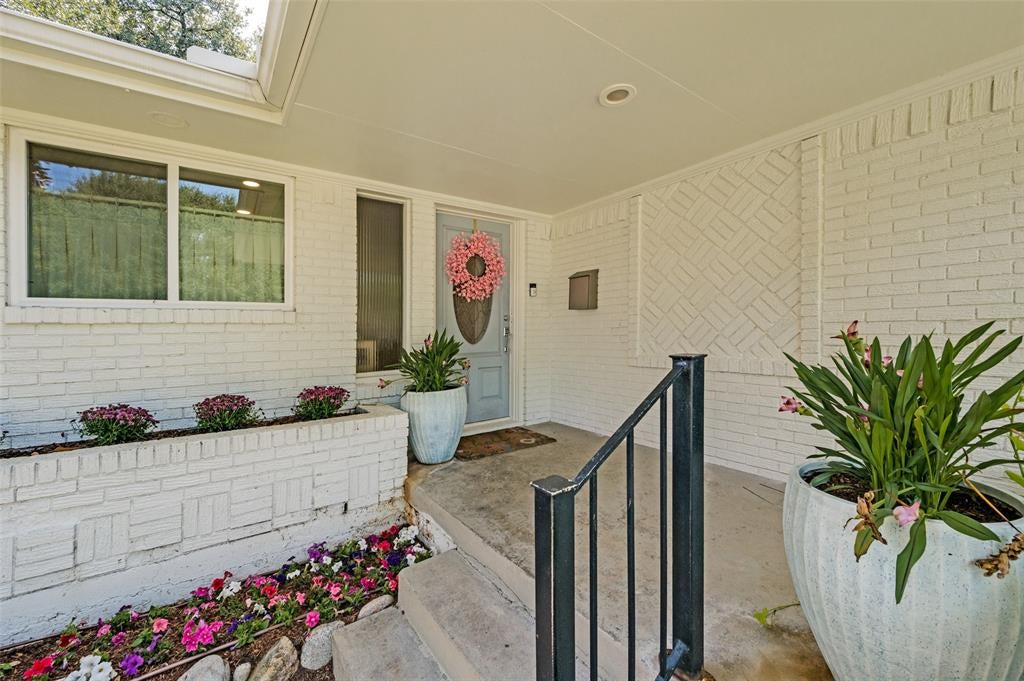 7528 Wentwood Drive