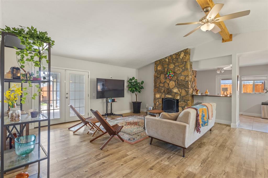 1302 Hillsdale Drive