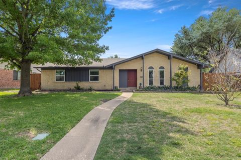 Photo of 1302 Hillsdale Drive, Richardson, TX 75081 (MLS # 21234146)