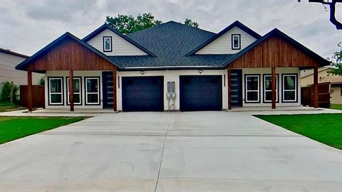 Photo of 406 Indiana Street, Arlington, TX 76011 (MLS # 21241429)