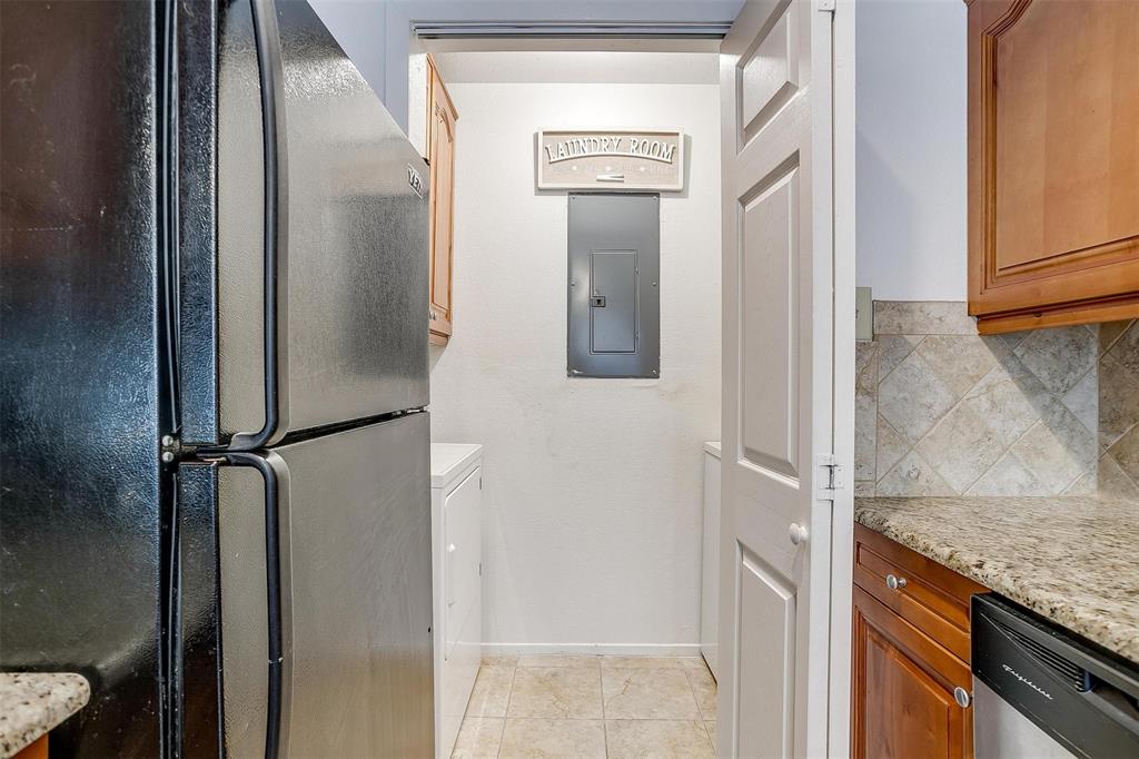 Cedar Creek Twnhms - Residential