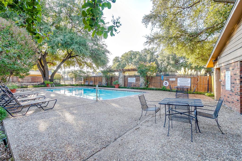 Cedar Creek Twnhms - Residential