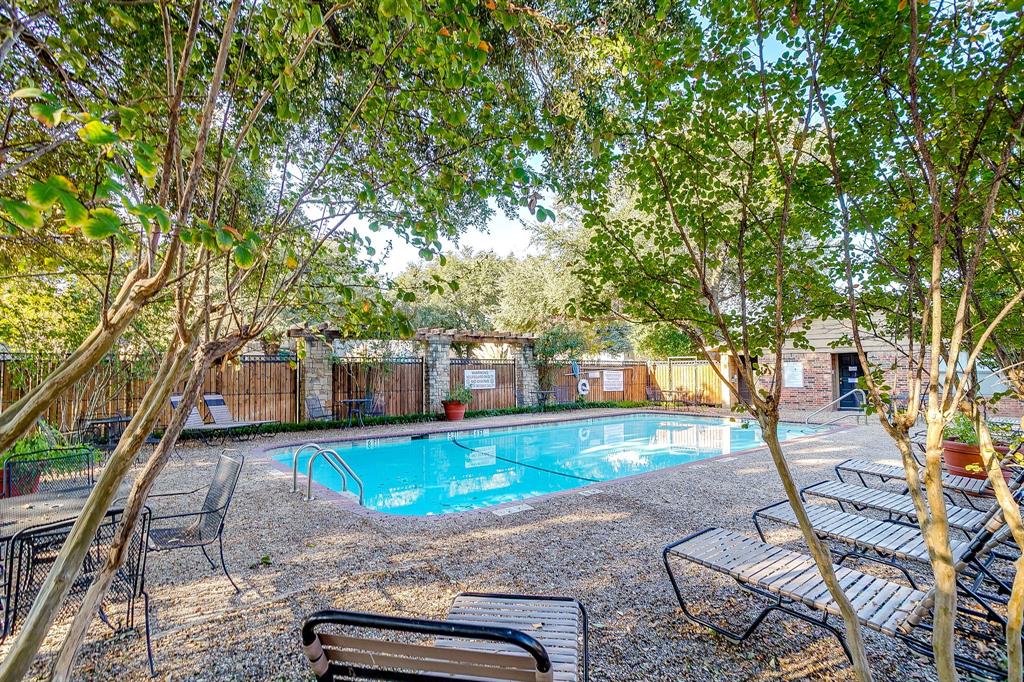 Cedar Creek Twnhms - Residential