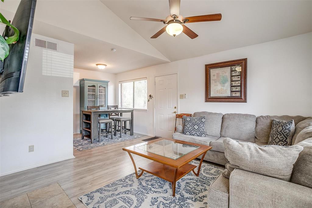 Cedar Creek Twnhms - Residential