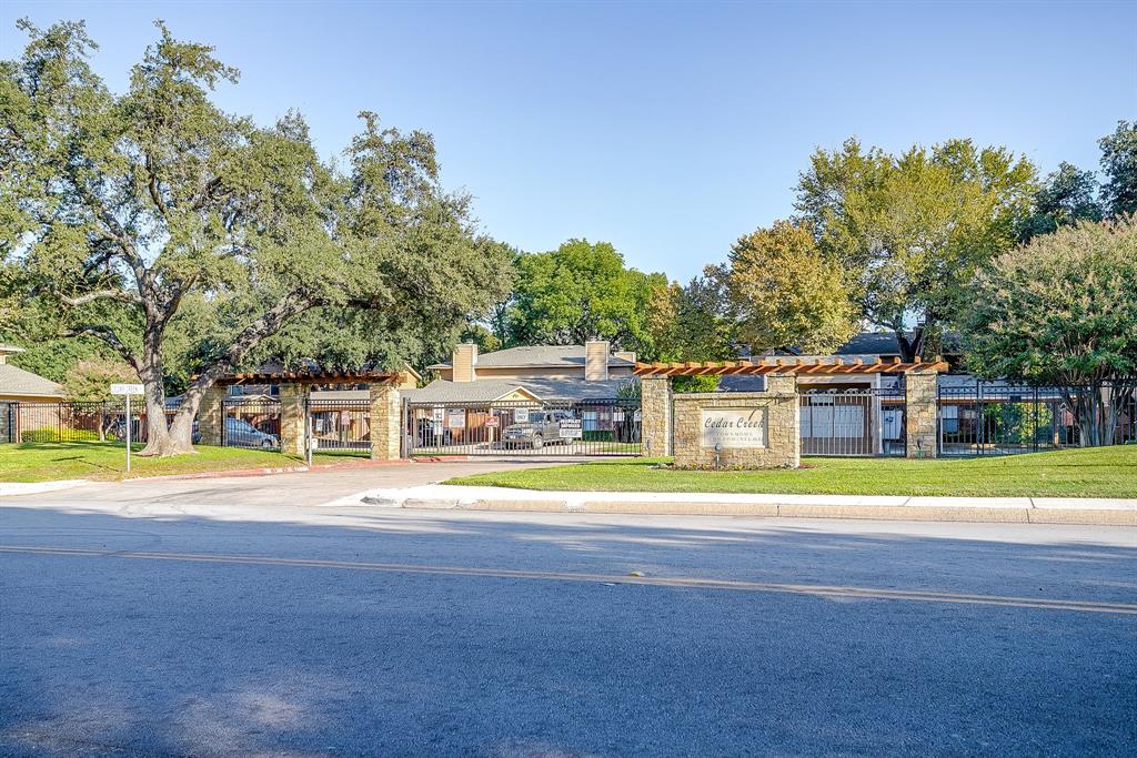 Cedar Creek Twnhms - Residential