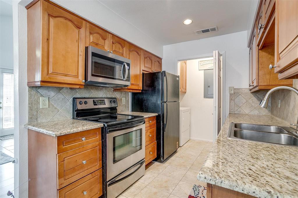 Cedar Creek Twnhms - Residential