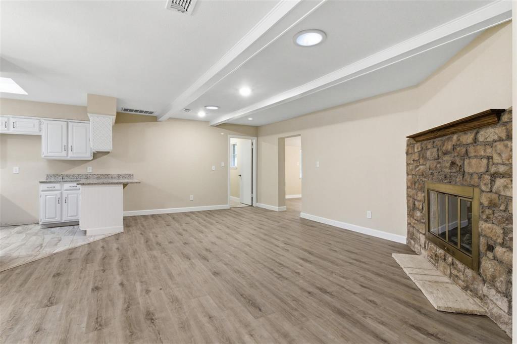 2703 Oak Cliff Lane